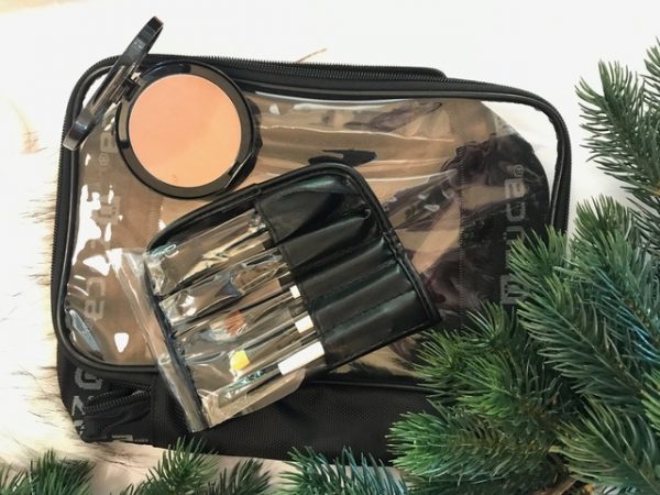 pro-makeup-travel-pouch